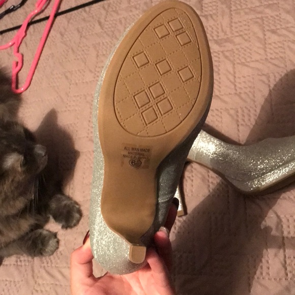 sparkly heels - Picture 2 of 2